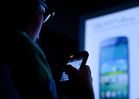 Samsung Losses to Apple Give IPhone Maker Edge in Patent Talks