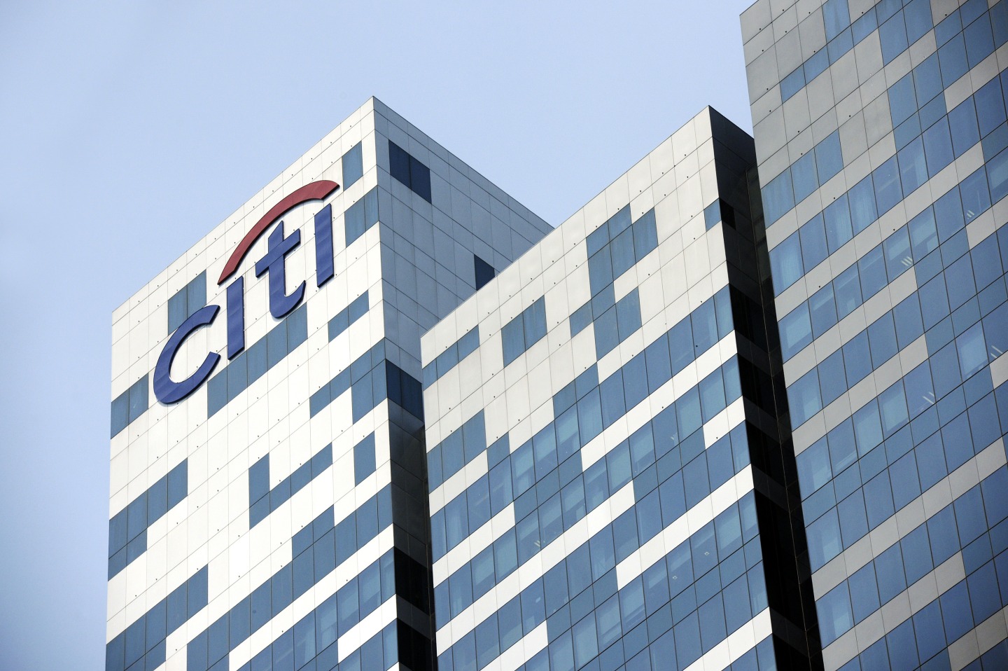 The Citigroup Inc. logo is displayed atop Tower 1 of Asia Square in Singapore.