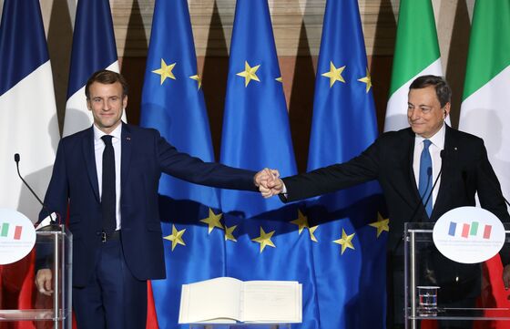 Draghi, Macron Seal New European Power Axis With Bilateral Deal