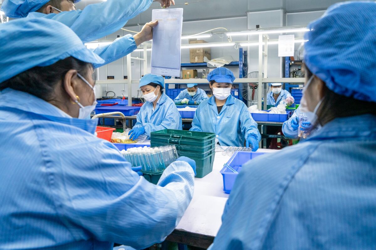 Chỉ số PMI Caixin của Trung Quốc cải thiện sau thỏa thuận đình chiến thương mại với Trump