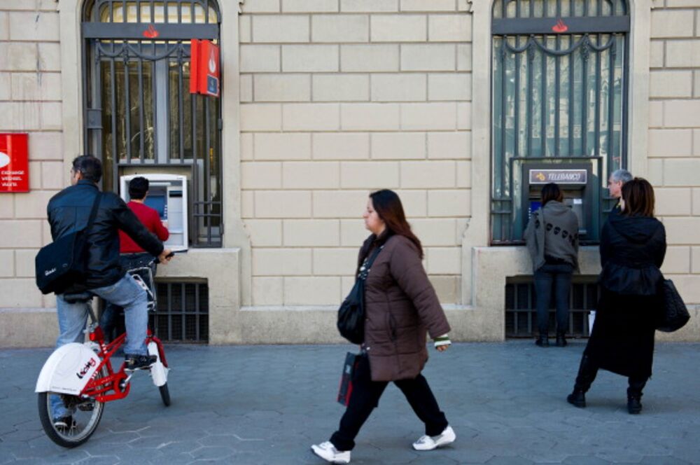 Europe S Sovereign Bank Doom Loop Can T Be Broken Bloomberg