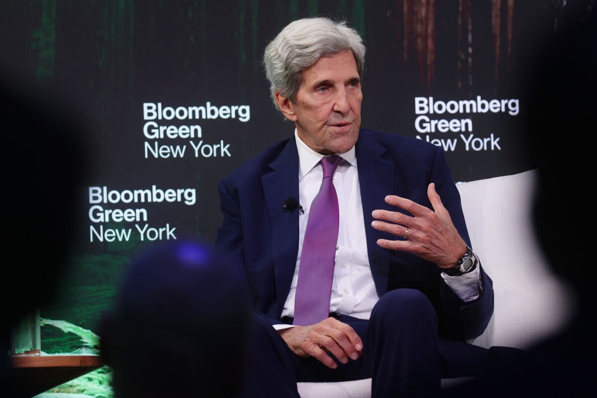 Kerry Says US Has Pulled Out of 'Battlefield' in Clean Tech Competition with China