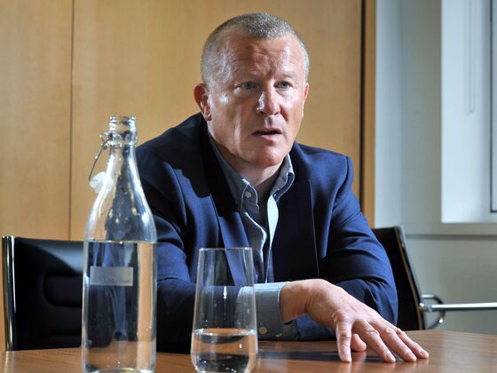 Woodford’s Listed Trust Board Says It Backs Money Manager’s Bets