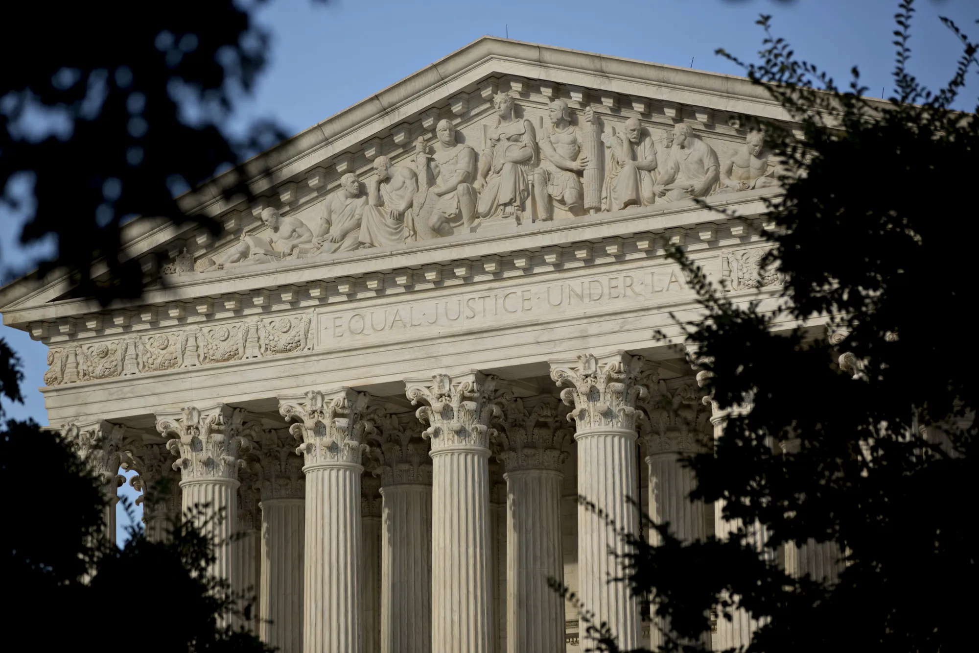 Bernstein on Politics: The Supreme Court Wars and the Lost Truce
