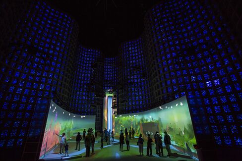 A typical day in the Great Hall at the New York Hall of Science