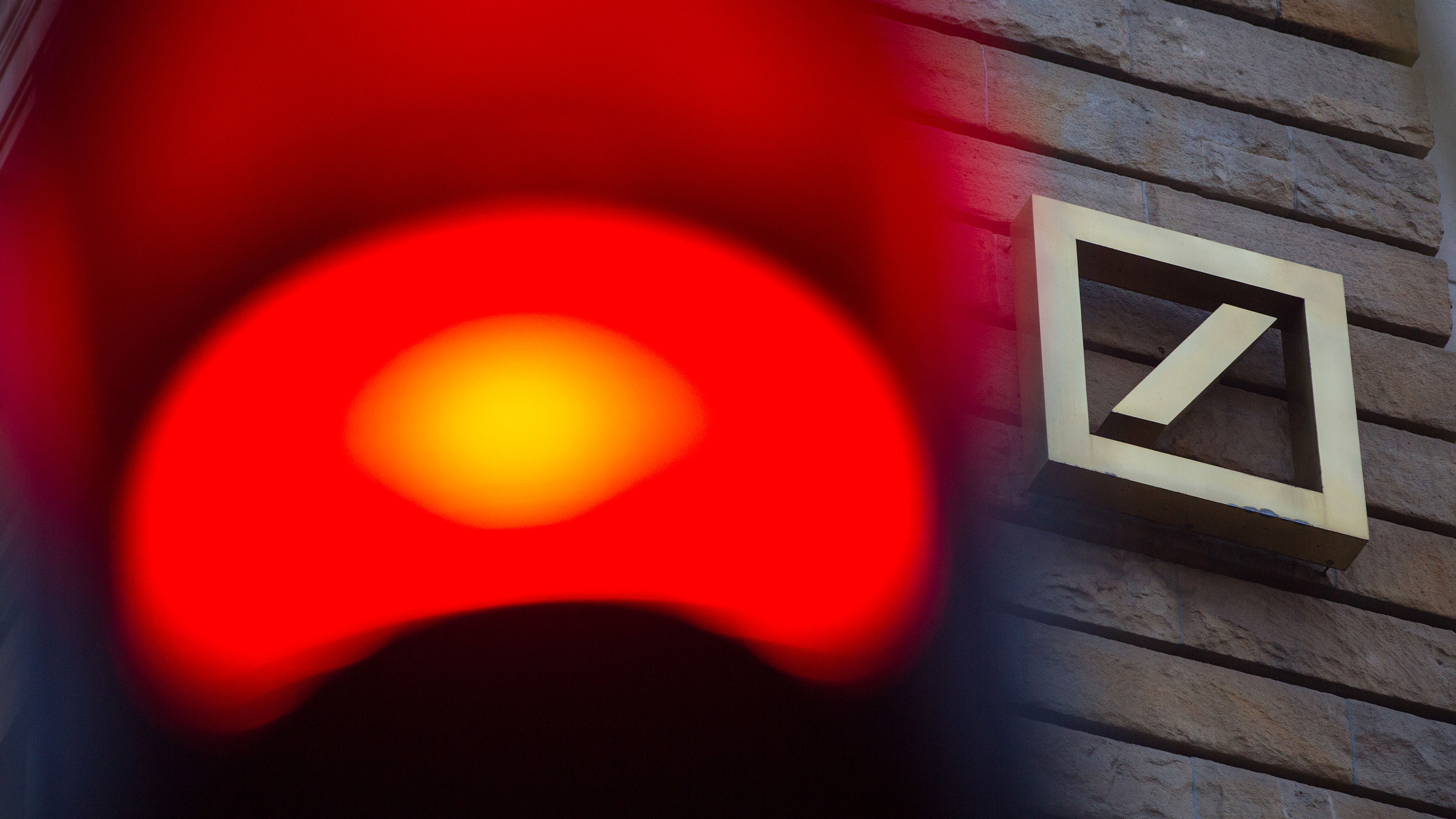 Wild Trading Day At Deutsche Bank Raises Questions On Risk Bloomberg