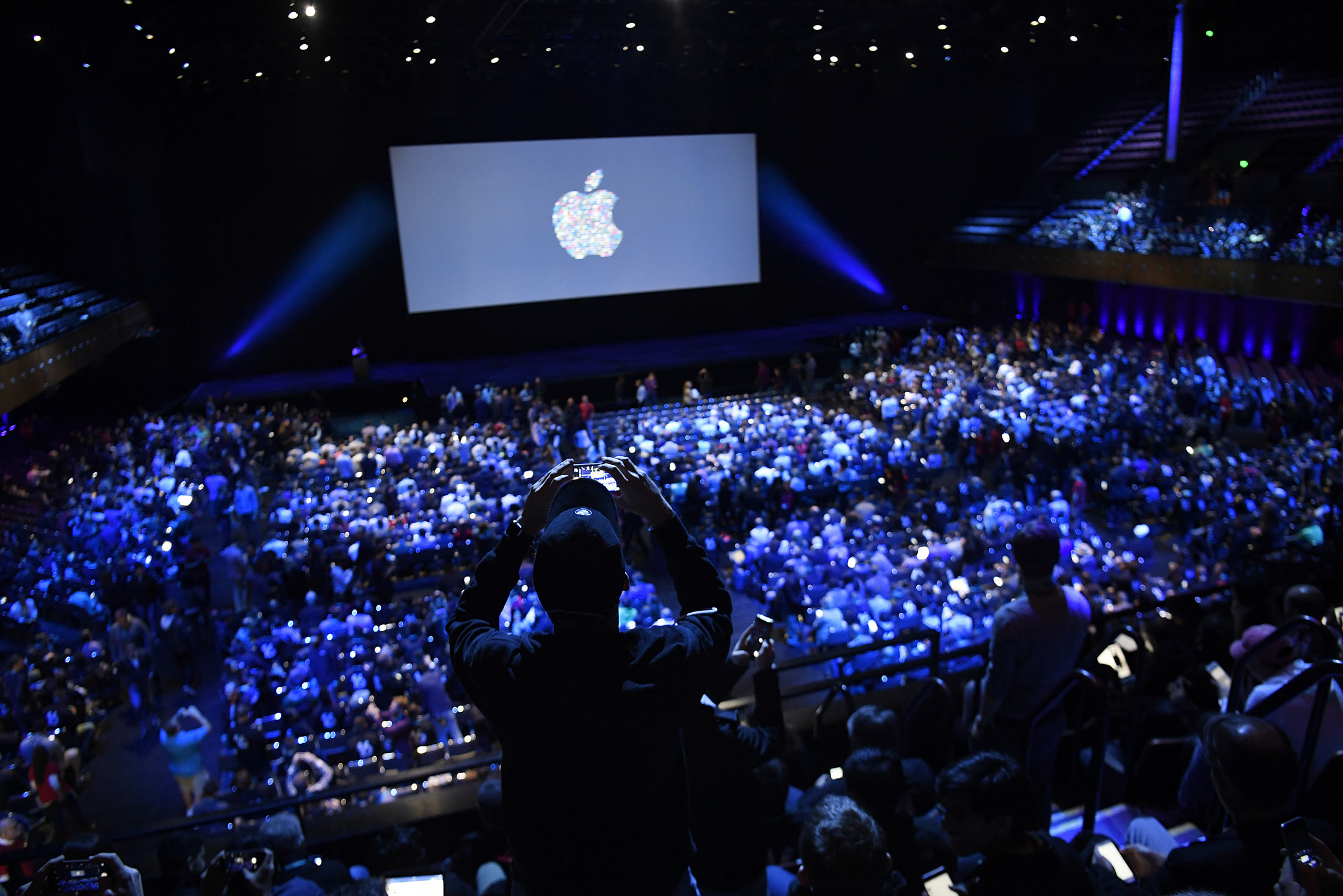 Apple Makes WWDC Conference Online Only Amid Virus Pandemic Bloomberg