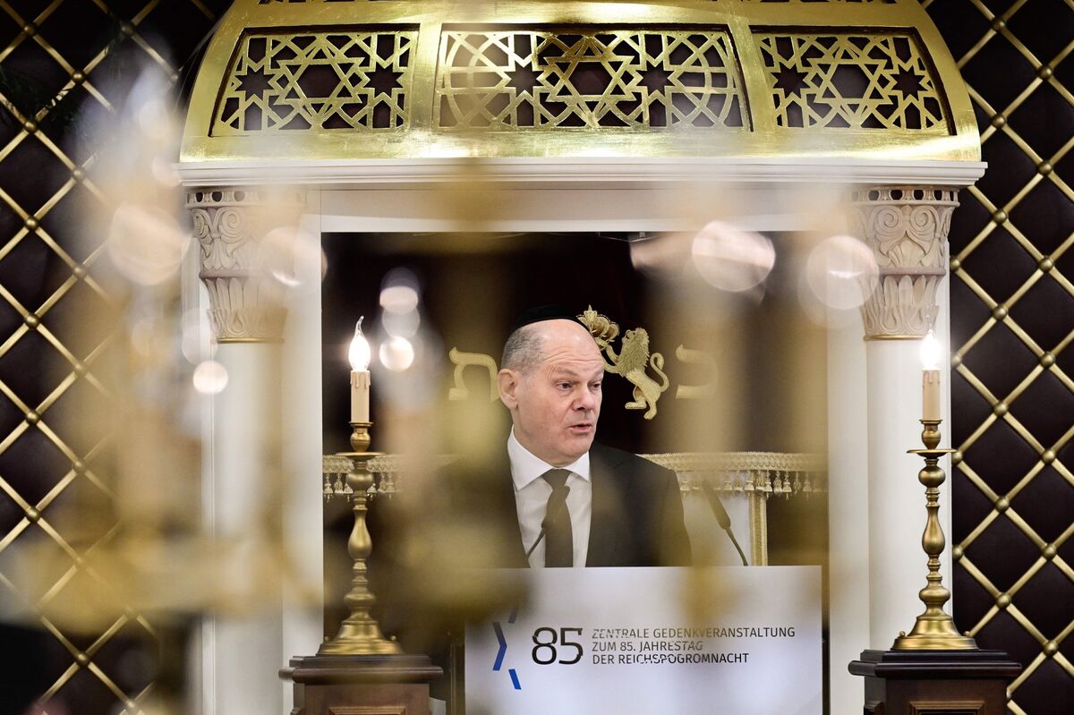 Germany: Scholz Decries Antisemitism On Nazi Pogrom Anniversary - Bloomberg