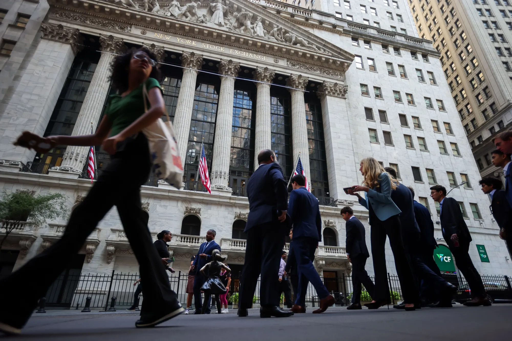 Credit Investors Near Record High Gains, Reinvest Rapidly - Bloomberg