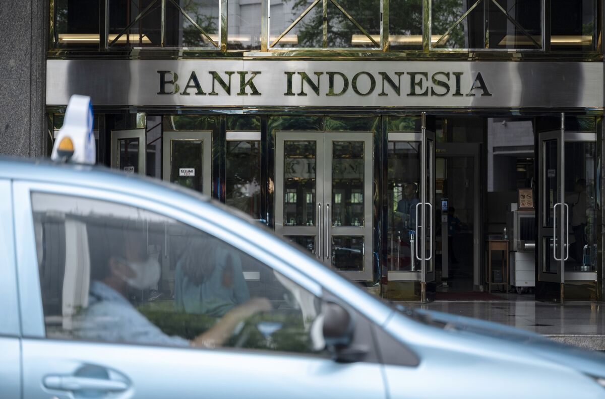 🟪"Indonesia: Banca Centrale Riduce il Tasso d'Interesse per Sostenere l'Economia in Tempi di Tensioni Commerciali"