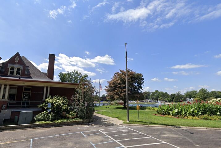 Undisclosed Missed Debt Payment Spurs Superdowngrade in Illinois