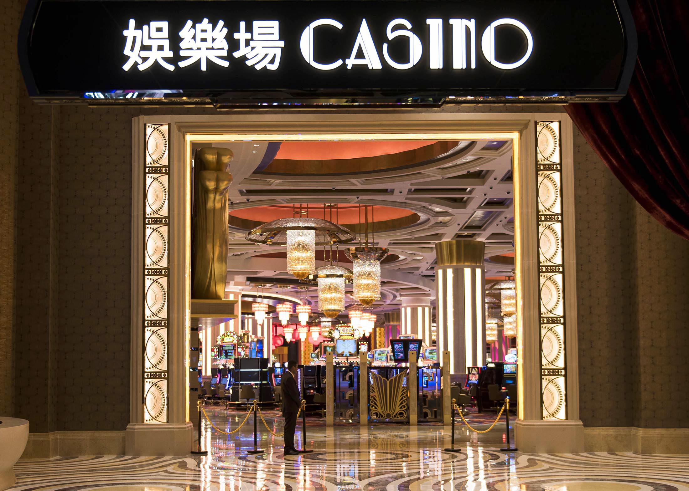 Macau gambling revenue 2018