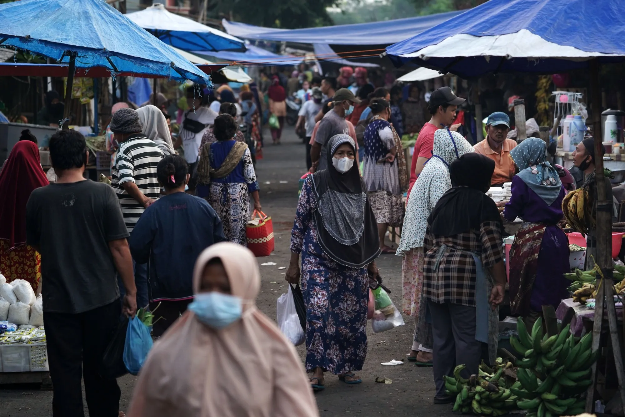 Indonesia Shifts to Curbs That Vary Based on Affected Areas