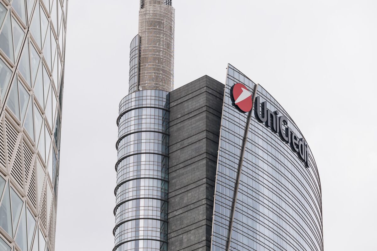 German Prosecutors to Seek UniCredit Communications on Commerzbank Offer