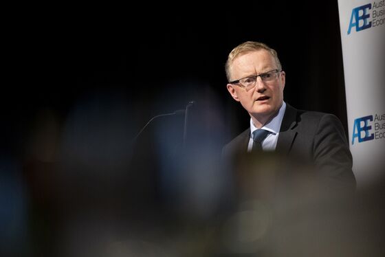 Australian Bonds Rally as RBA Lays Out Roadmap for Rate Cuts, QE