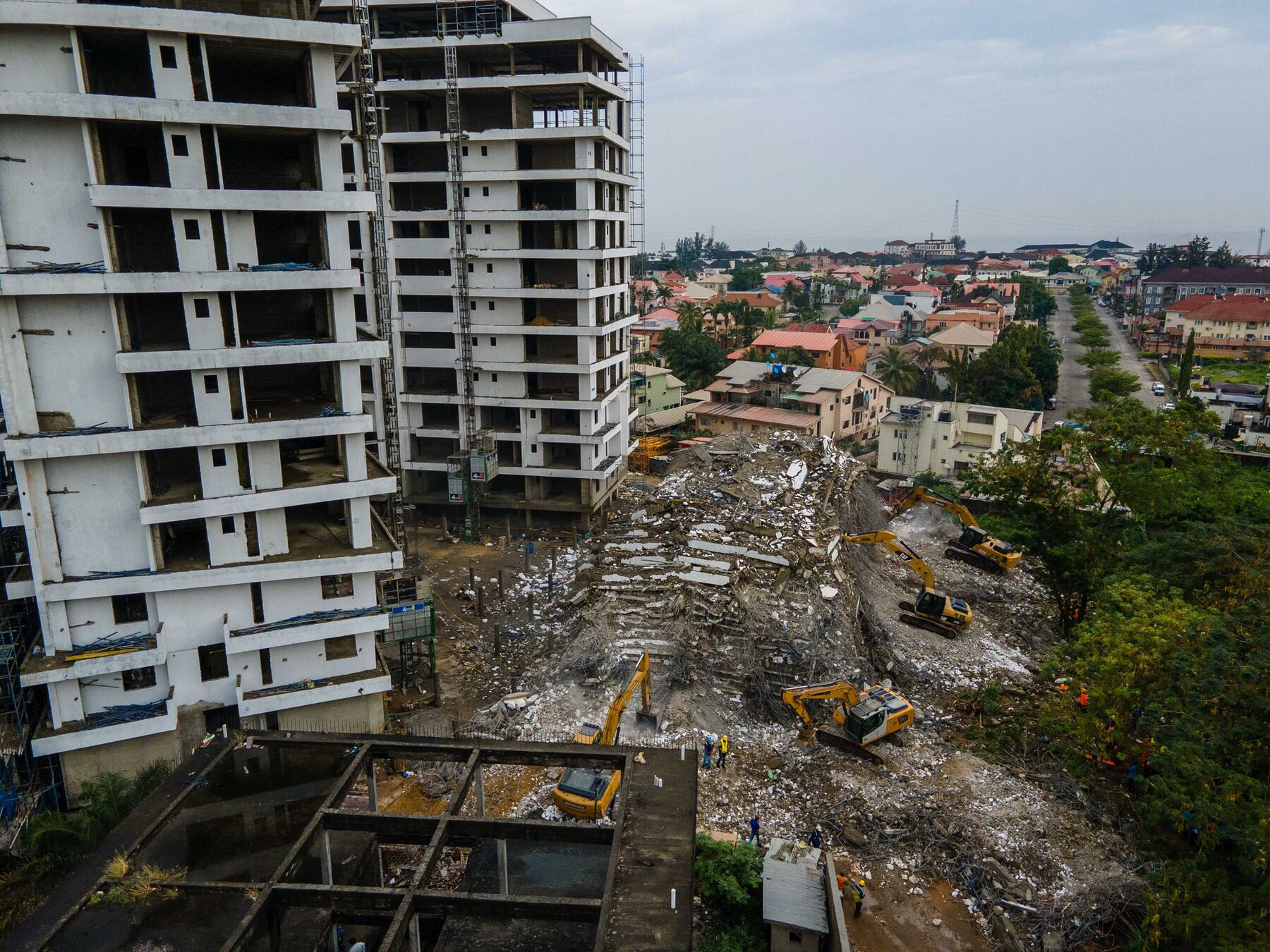 Nigeria Building Collapse In Lagos Deaths Climb To 36, Dozens Missing ...