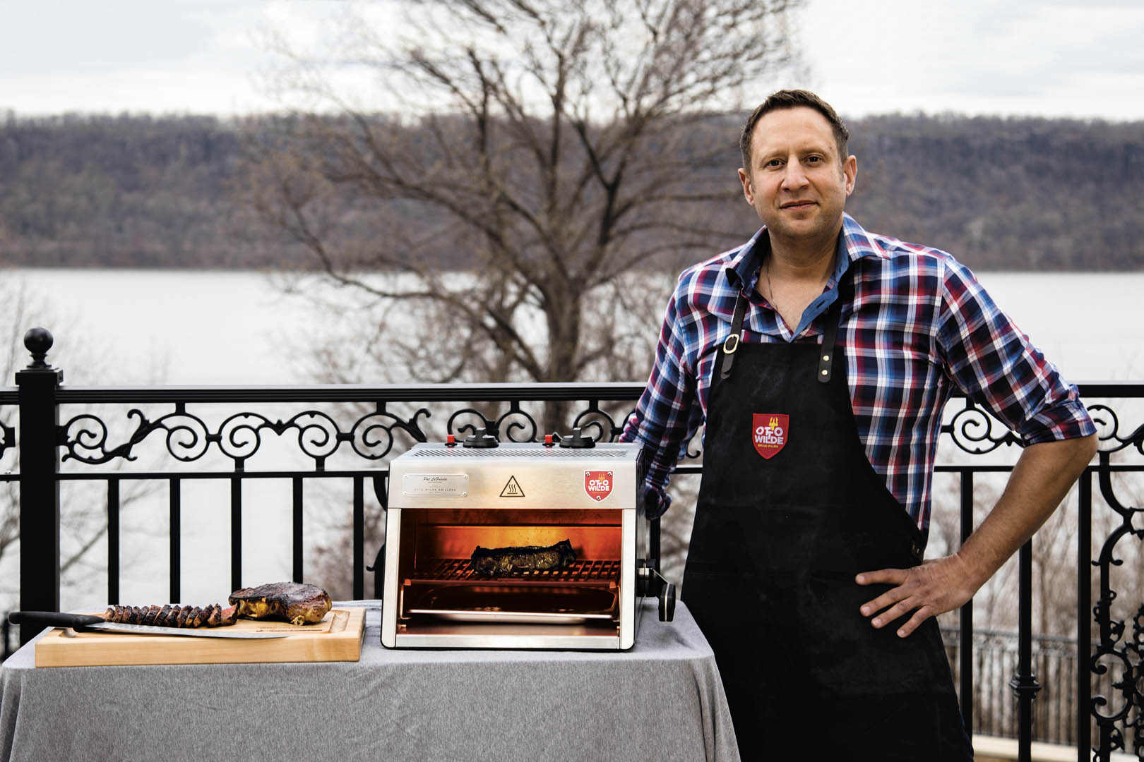 Pat LaFrieda’s&nbsp;new grill, which looks like a toaster oven,&nbsp;can heat up to 1,500F&nbsp;in two&nbsp;minutes.
