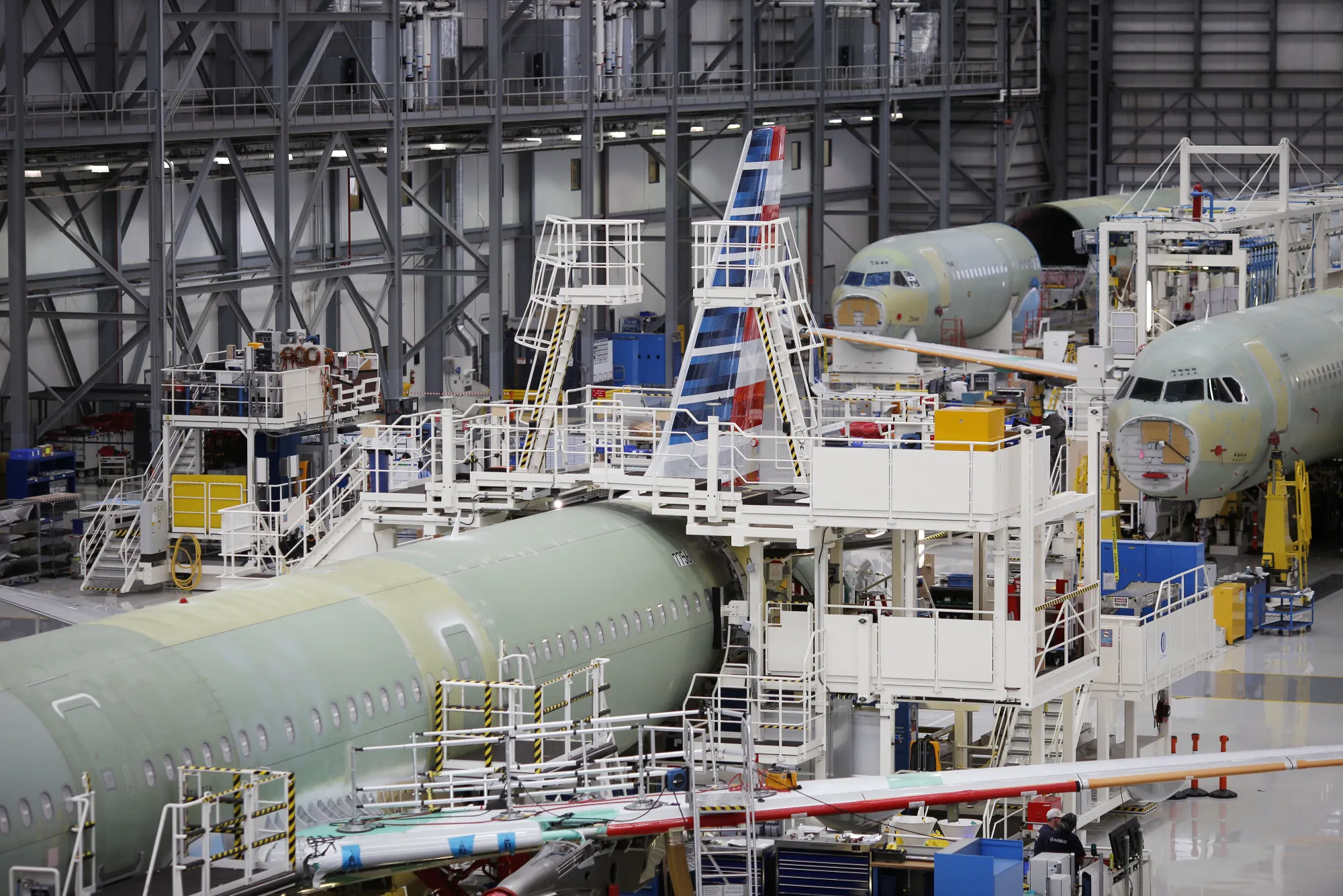 エンジン火災のアメリカン航空機、誤った方向に部品装着－運輸安全委