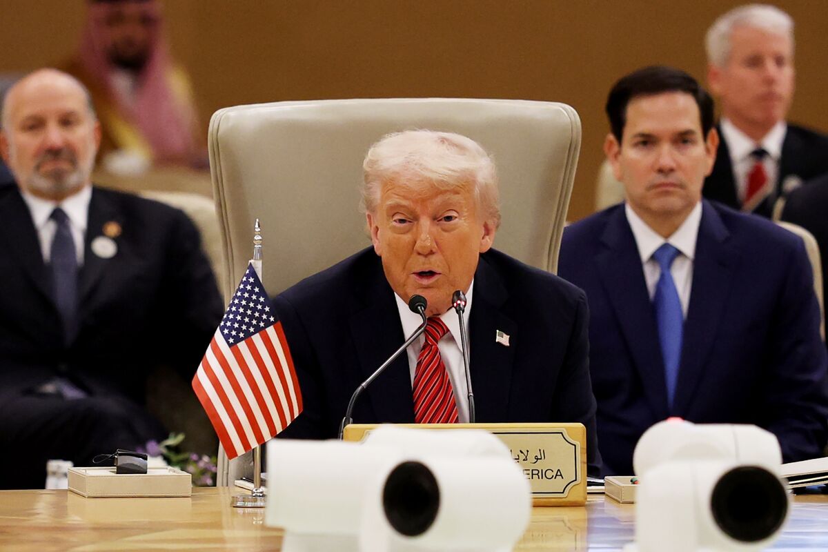 🟪"Trump: Gli Stati Uniti Considerano la Normalizzazione delle Relazioni con la Siria Post-Assad"