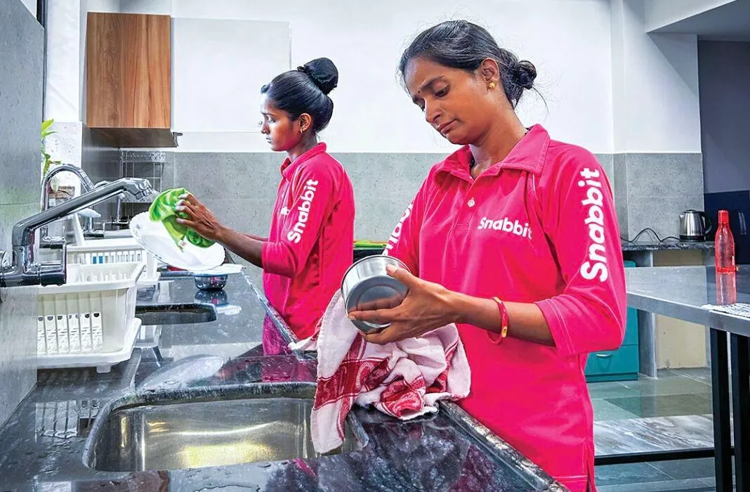 Snabbit gig workers undergoing training.