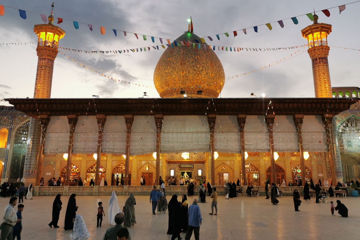 🟪"Iran: Condanne a morte per tre accusati delle sparatorie nella moschea Shah Cheragh di Shiraz"