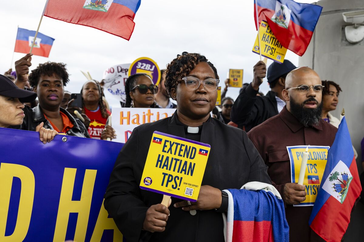 Haitians Face Deportation Risk With the End of Temporary Protected Status -  Bloomberg