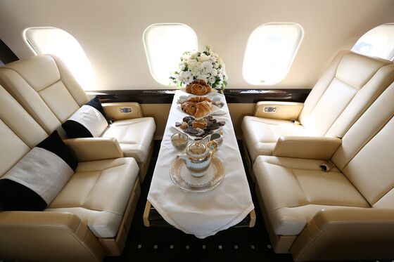 The Super-Rich Are Being Scammed on Their Private Jets