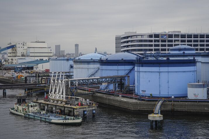 JAPAN-MARKETS-OIL