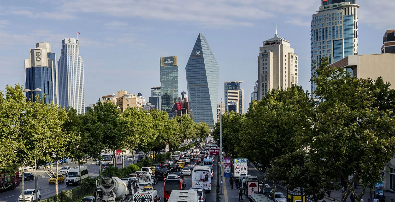 A traffic jam fills a highway in the Levent business district of Istanbul, Turkey, on Tuesday, July 19, 2016. Turkey's central bank slowed the pace of interest rate cuts at its meeting on Tuesday after the failed coup attempt triggered a sell-off in the currency and sovereign debt.
