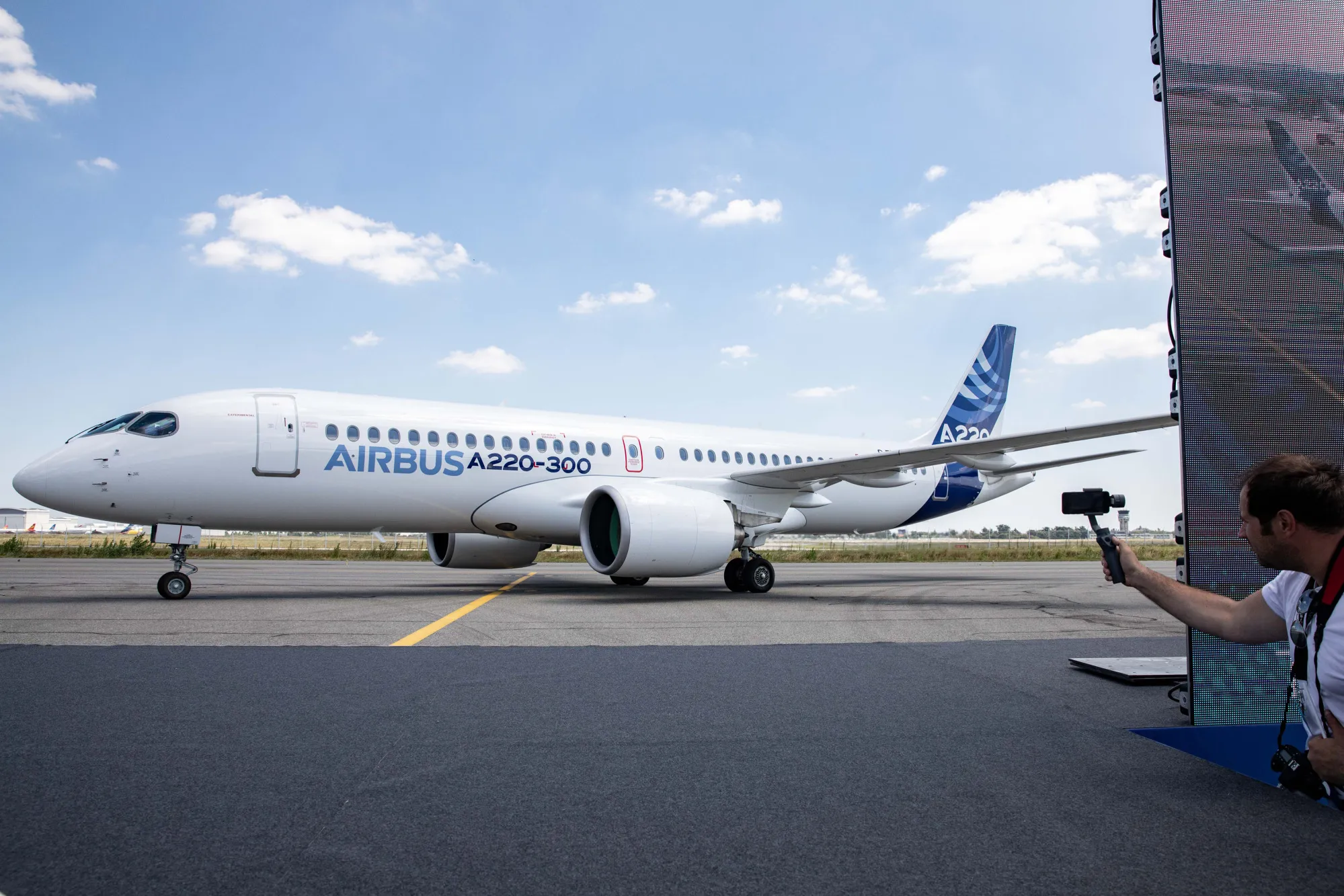 Airbus A220