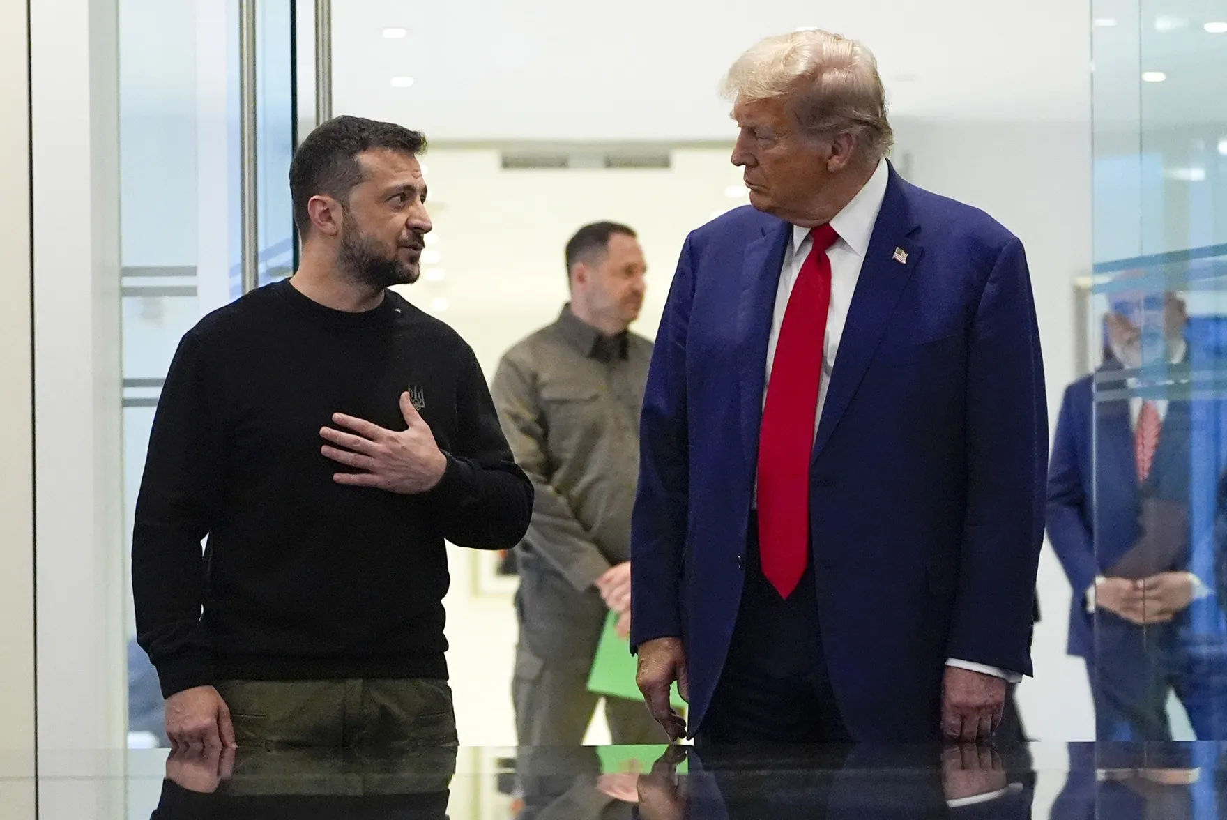 US&nbsp;President Donald Trump meets with Ukraine's President Volodymyr Zelenskyy&nbsp;in New York on Sept. 27.&nbsp;
