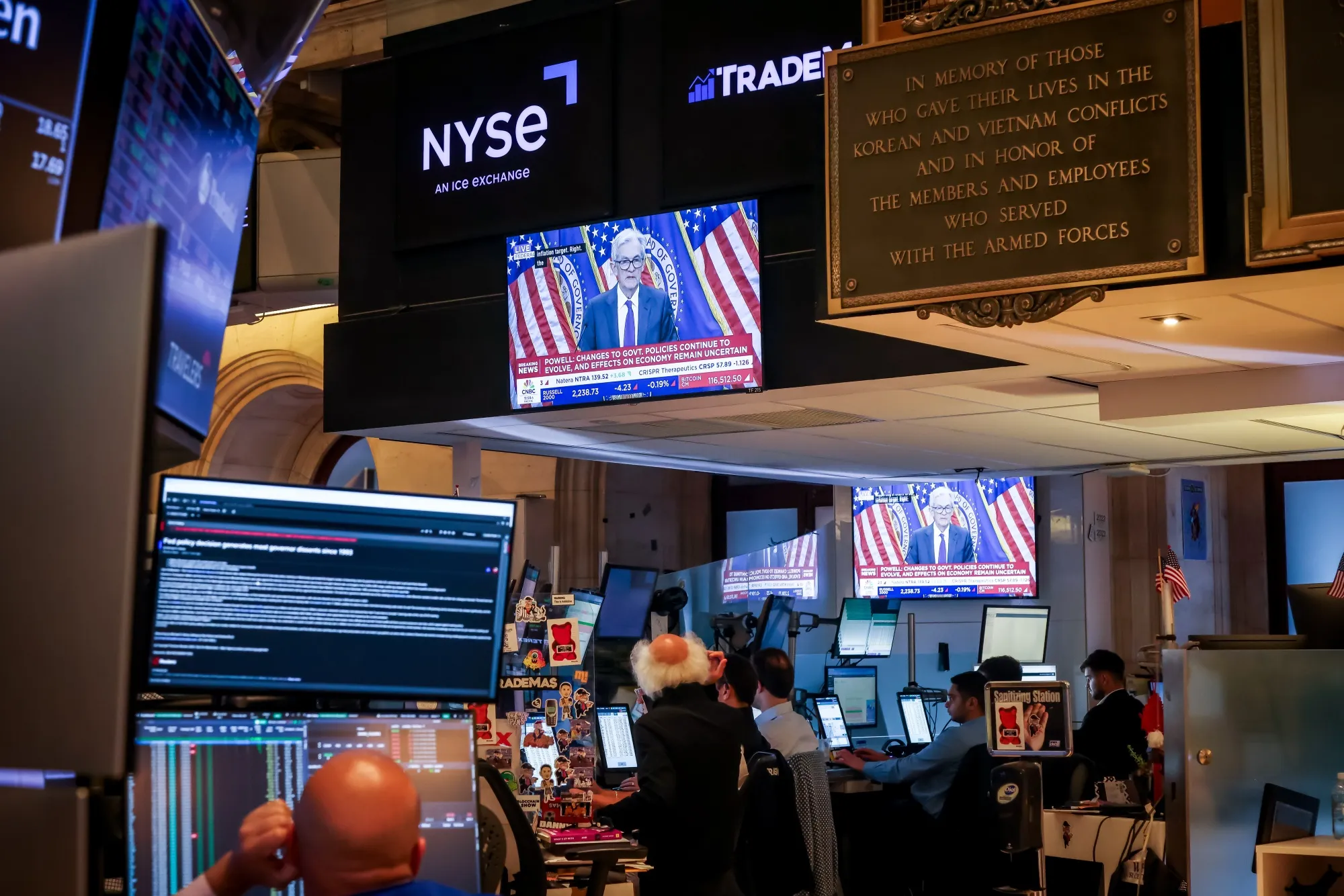 Bets on Fed Rate Cuts Sweep Through US Bond Market - Bloomberg