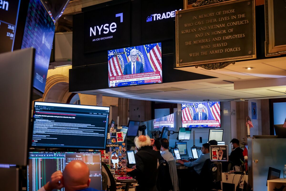ブルームバーグのニュース記事「米利下げ観測に勢い、景気軟化の兆しで－トランプ氏要求実現に現実味」の画像