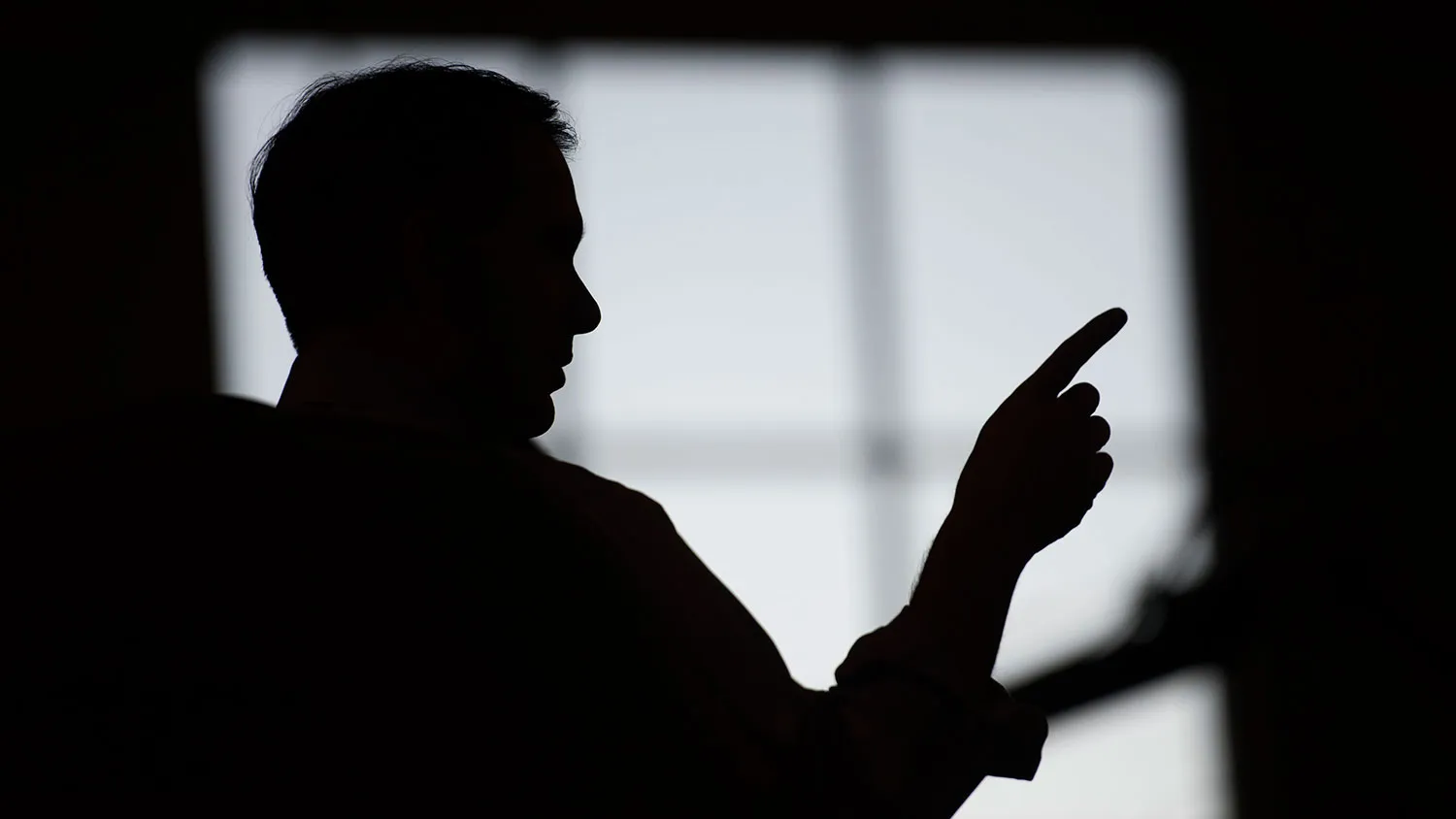 http://www.bloomberg.com/politics/articles/2015-03-18/scott-walker-s-consultant-debacle-says-plenty-about-the-fight-for-iowa
