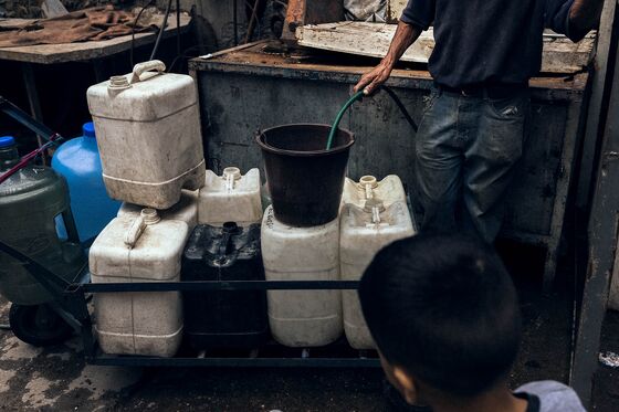 Life Without Water: Sweaty, Smelly, and Furious in Caracas