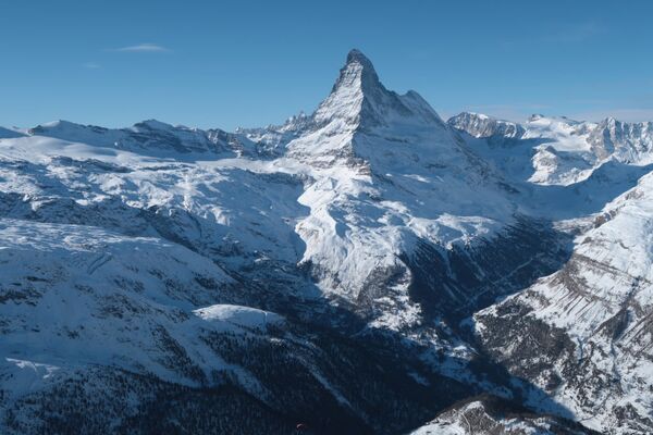 Wall Street?s Risks asRates Descendthe Matterhorn