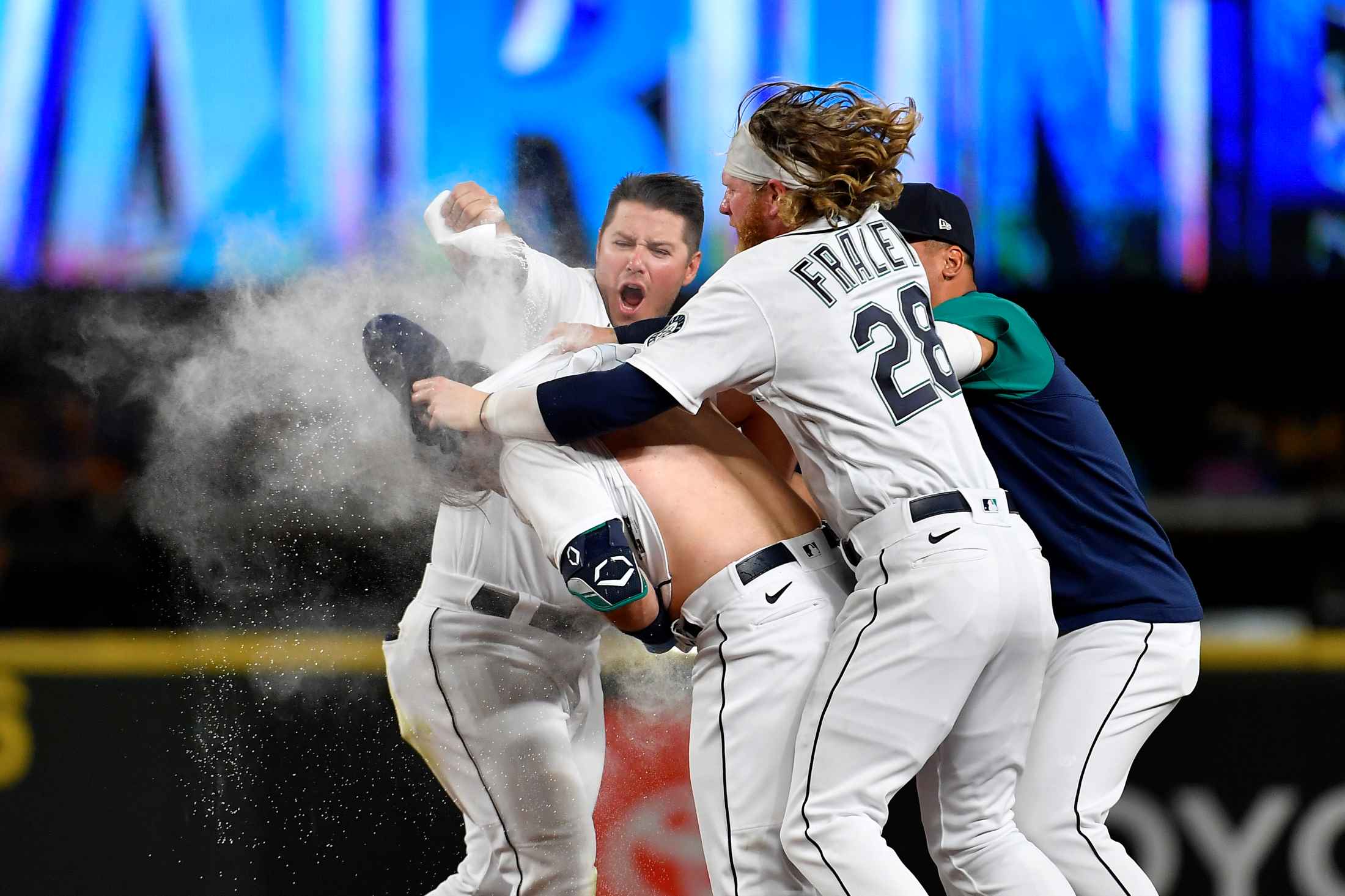 Torrens' 9th-inning Single Sends Mariners Over Rangers 2-1 - Bloomberg