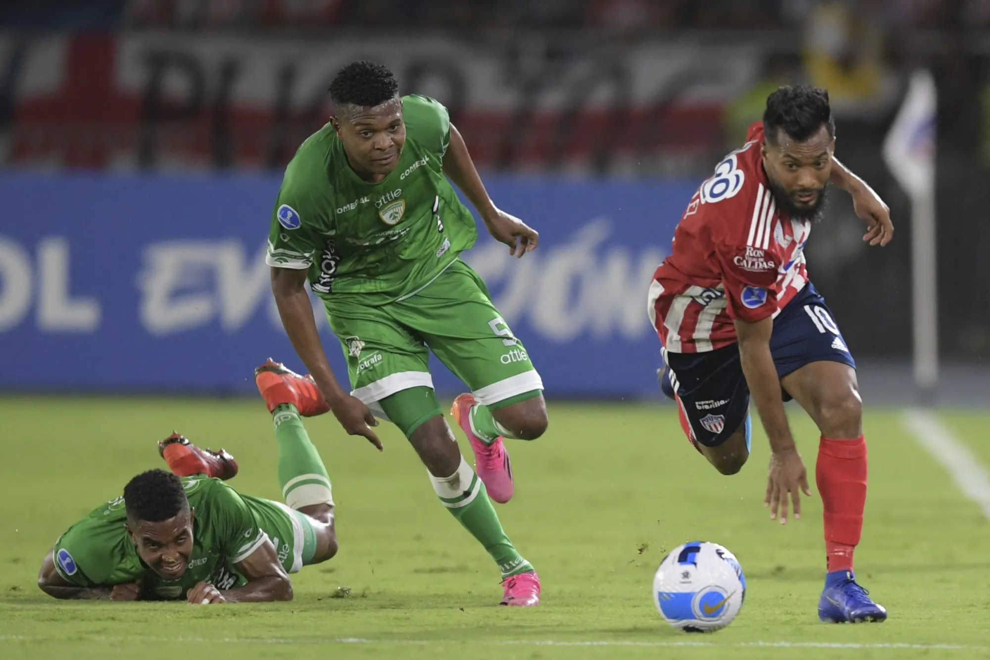 La Equidad, left, during the Sudamericana Cup in Barranquilla, Colombia, in 2022. 