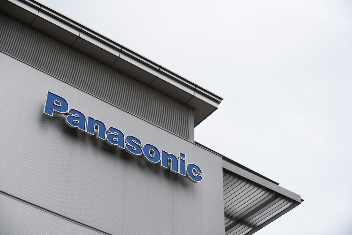 Japan’s Panasonic Offers Four-Day Work Week Option to Employees - Bloomberg