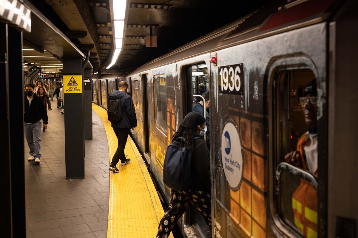 NYC Subway Derailment MTA Says 1 2 3 Train Service Disrupted Bloomberg NYC Subway Derailment MTA Says 1 2 3 Train Service Disrupted Bloomberg