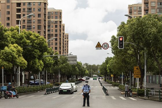 China’s Traffic Thins in Some Cities as Virus Threatens Oil Use