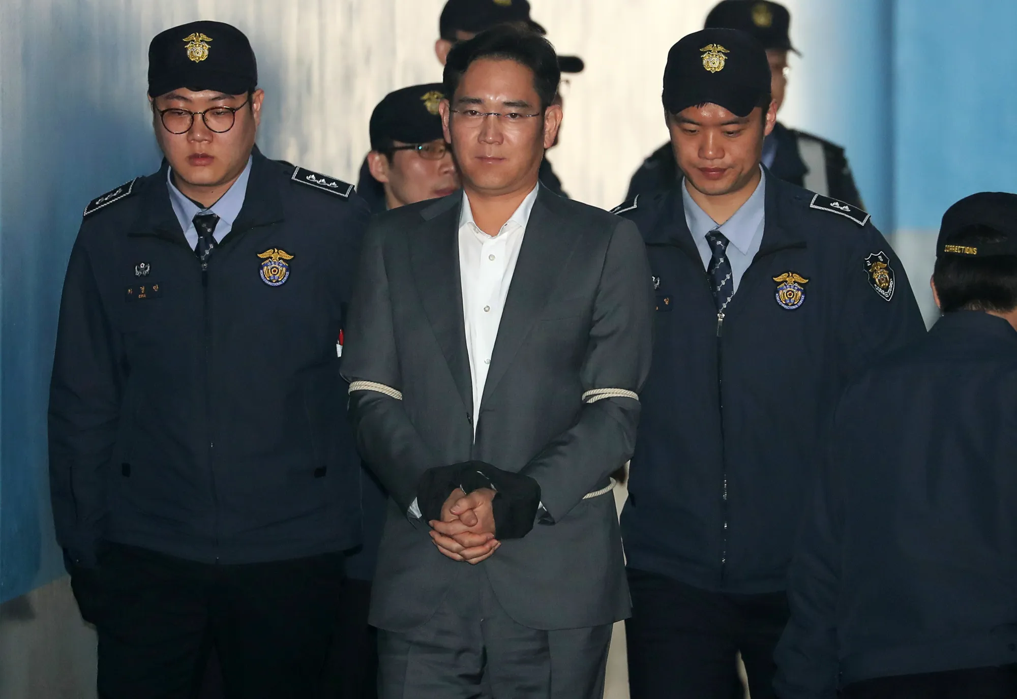 Jay Y. Lee arrives at Court in Seoul on April 7.
