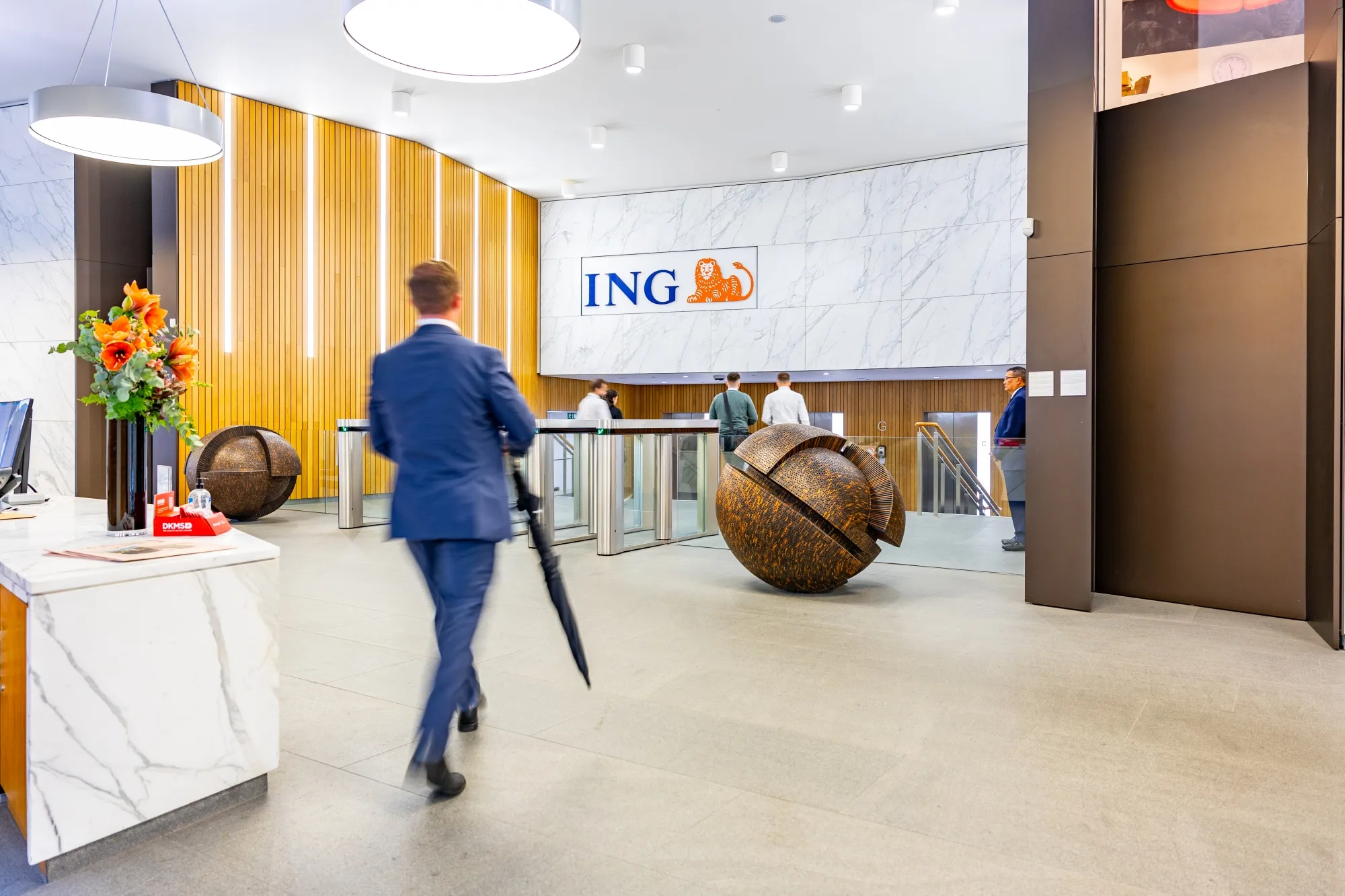 AI Model Is Better at Pricing Currencies Than Humans, ING Says - Bloomberg