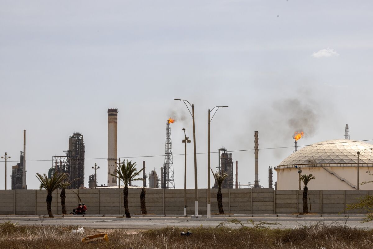 
                            Trafigura Readies First Venezuelan Oil Ship as Part of Mega Sale