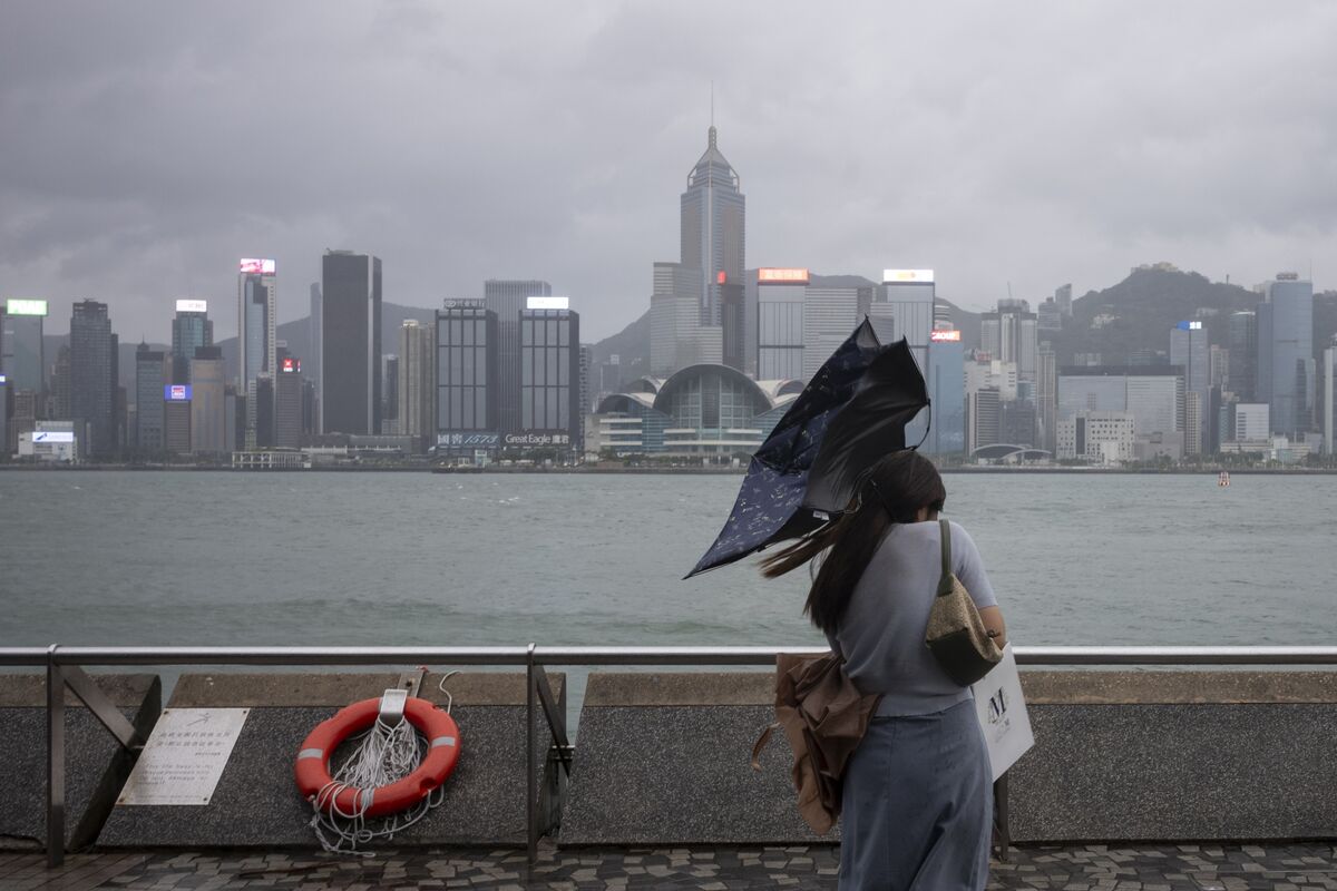 Weather the Storm: The Bloomberg Close, Asia Edition - Bloomberg