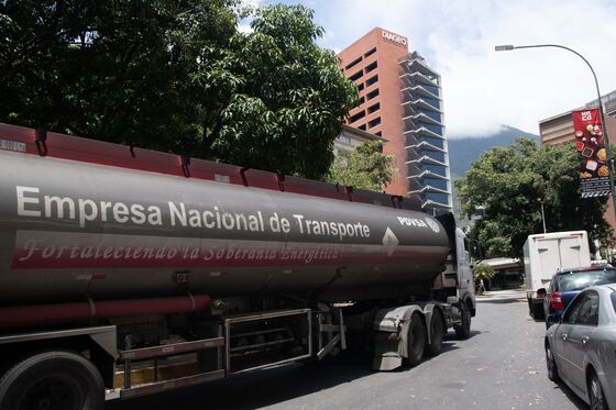 At a Hotel in Caracas, Oil Executives Weigh a Return to Venezuela