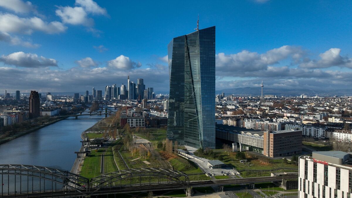 bloomberg.com - Mark Schroers - ECB to Hold With Economy on Sturdier Footing: Decision Guide