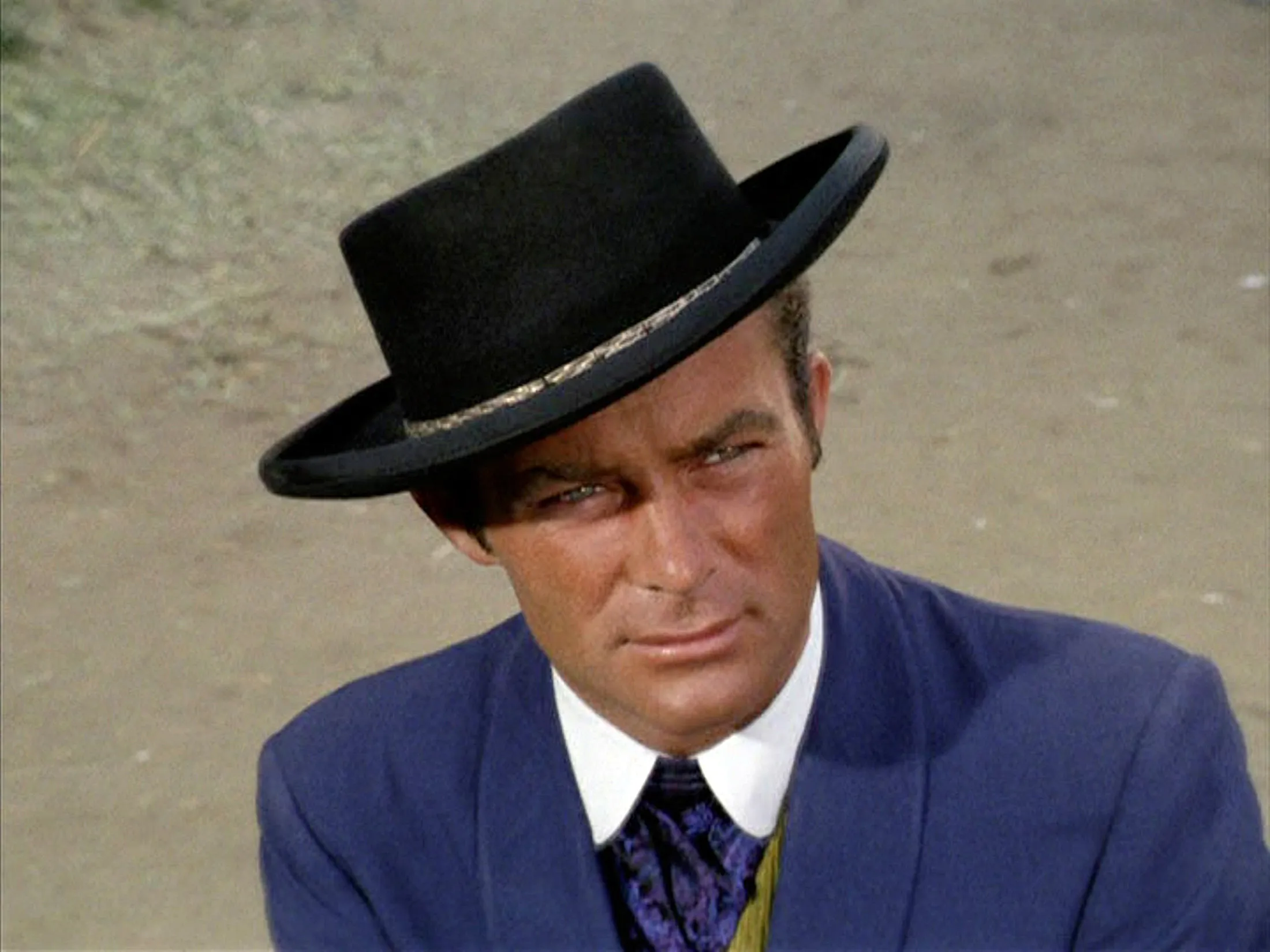 Robert Conrad, Star of "The Wild Wild West," Dies At 84 - Bloomberg