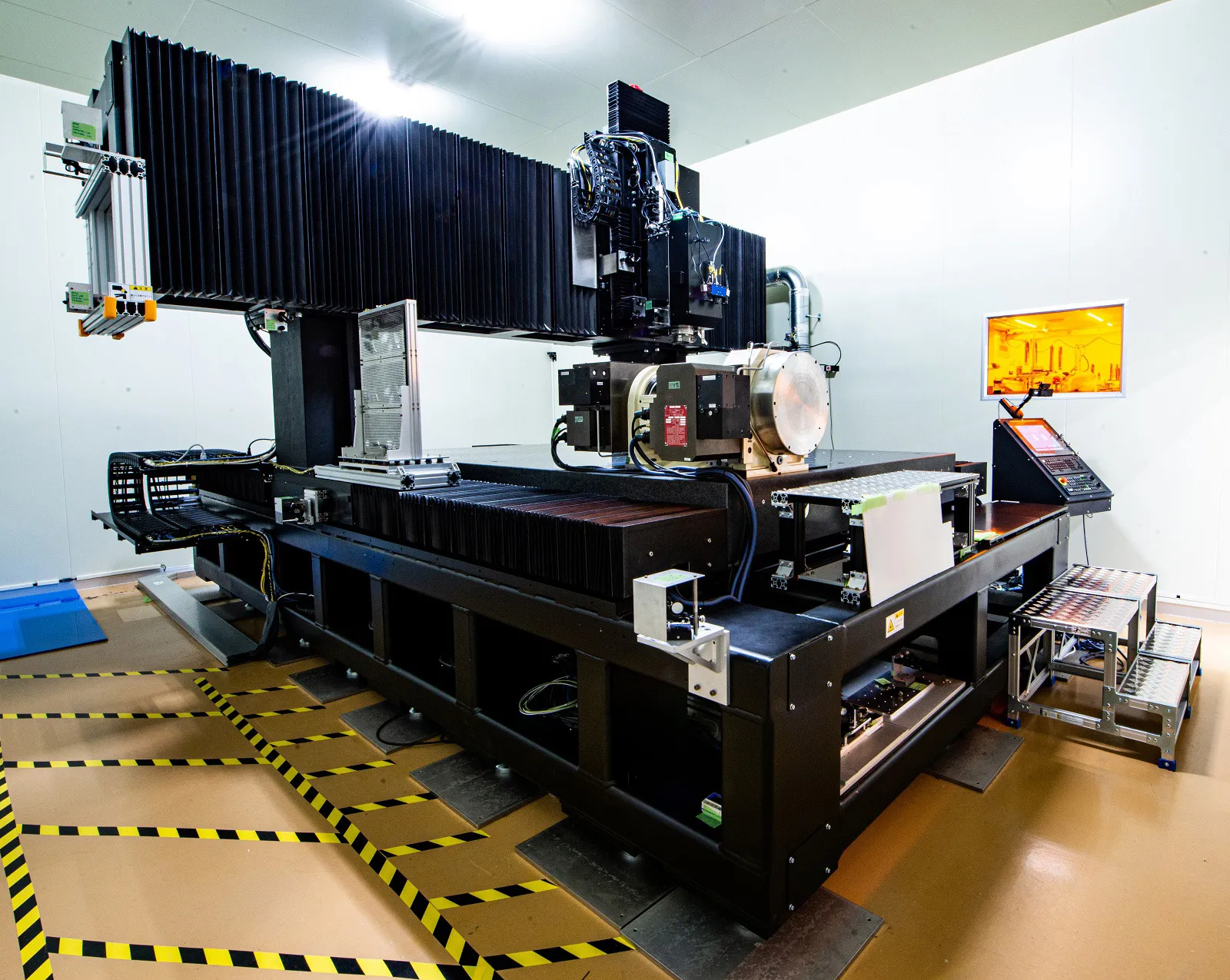An optical processing machine for riblet processing.