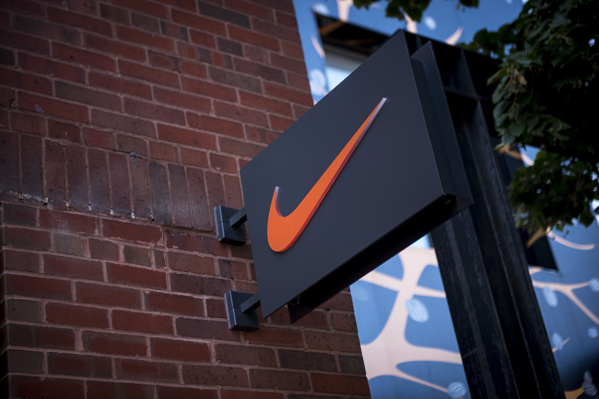 kosten automaat Verfijnen Nike's Shoe Flap in Arizona Spurs a Factory Grab by New Mexico - Bloomberg